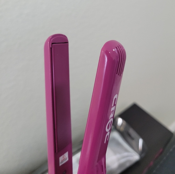 Baby Croc Mini Portable Hair Straightner - Picture 2 of 4